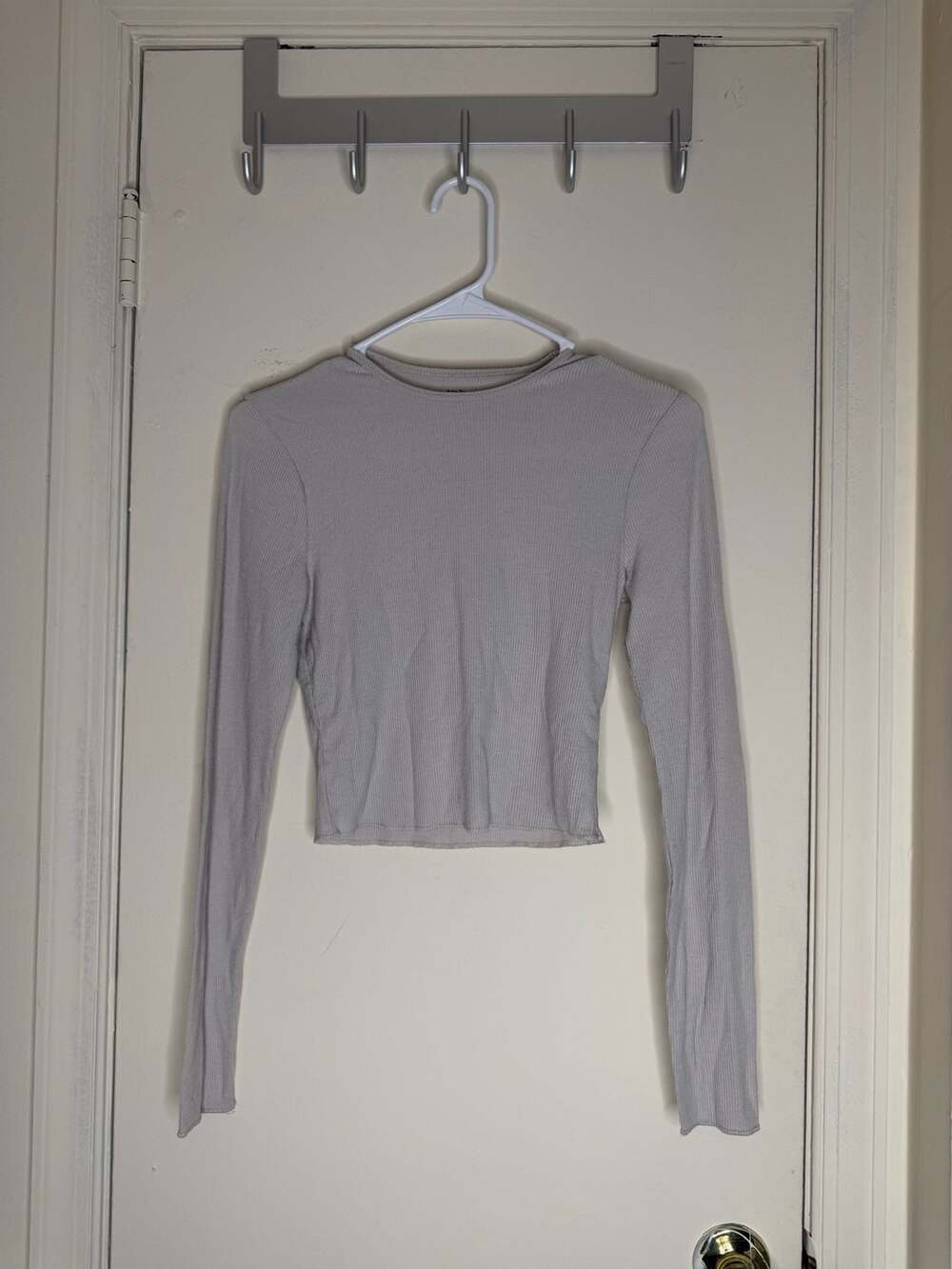 Abercrombie & Fitch A&F Essentials Long Sleeve Ribbed Crop Baby Tee Gray
